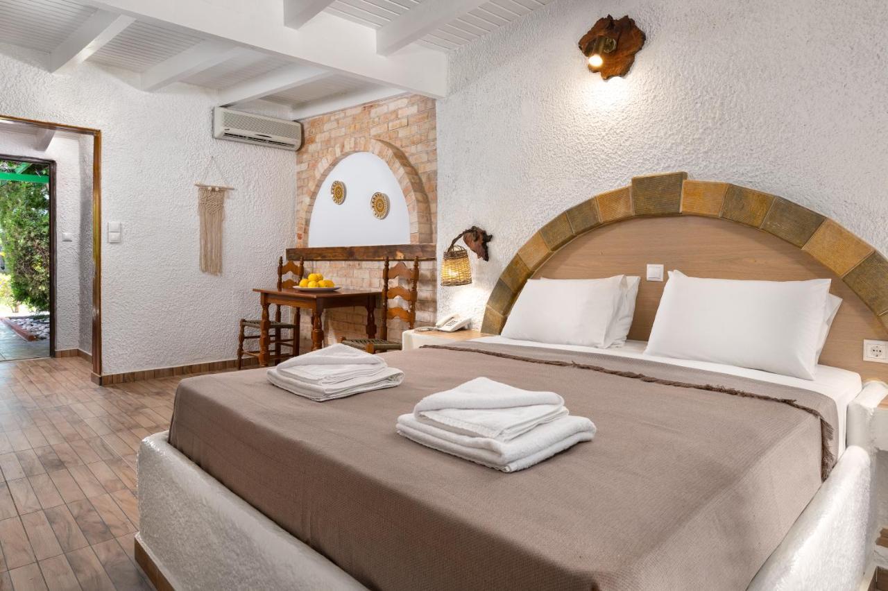 Elefteria Apts & Suites 科林比亚 外观 照片